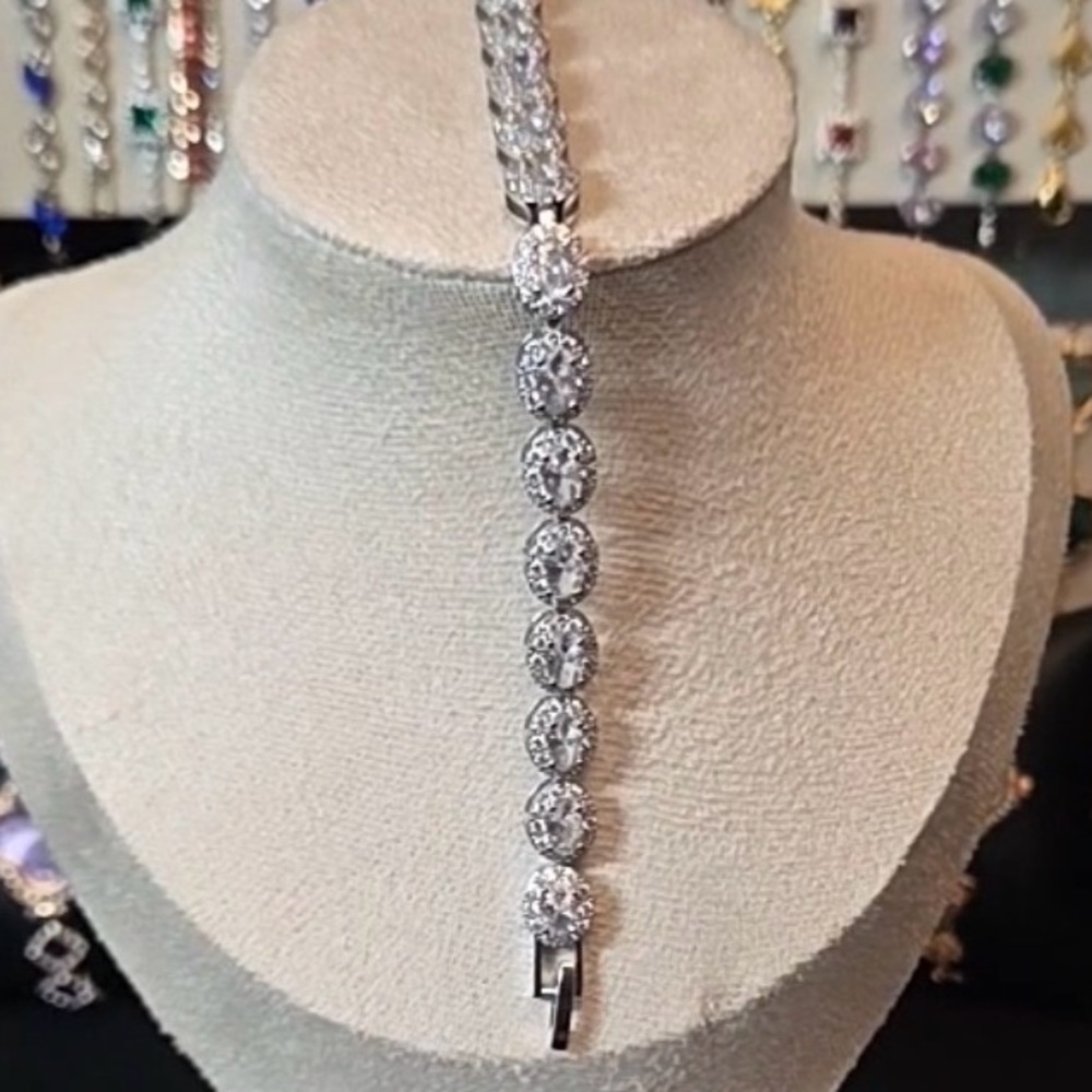 New 7” Moissanite Halo & CZ Center Stones in White Gold Filled/Plated Bracelet. - Picture 3 of 4